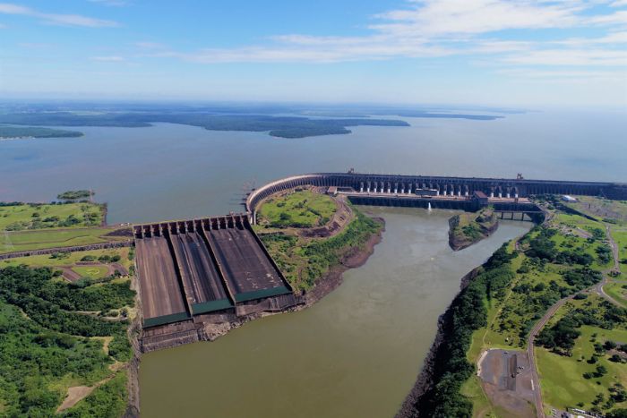 produção de energia na usina de itaipu, um dos tipos de energia limpa