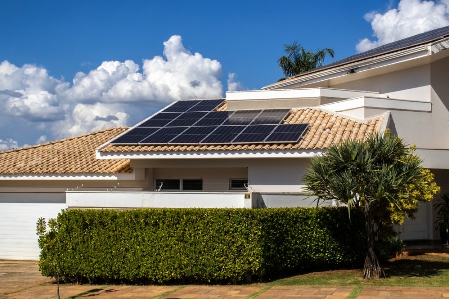 iptu verde, casa com placas solares